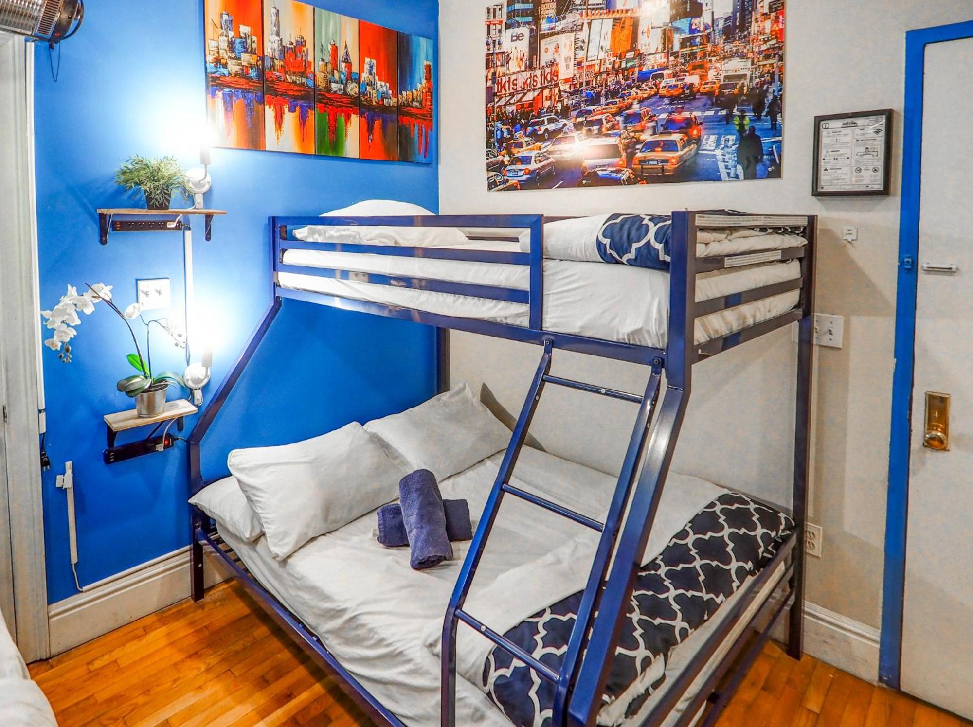 Metropolitan Manhattan Apartment