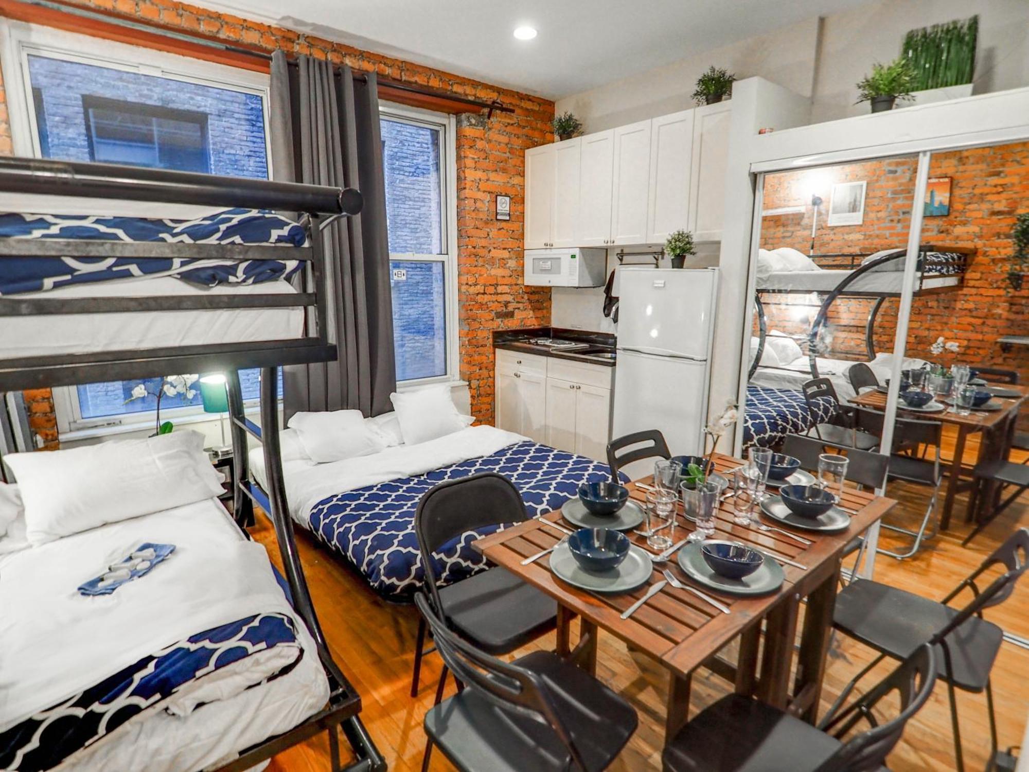 Metropolitan Manhattan Apartment