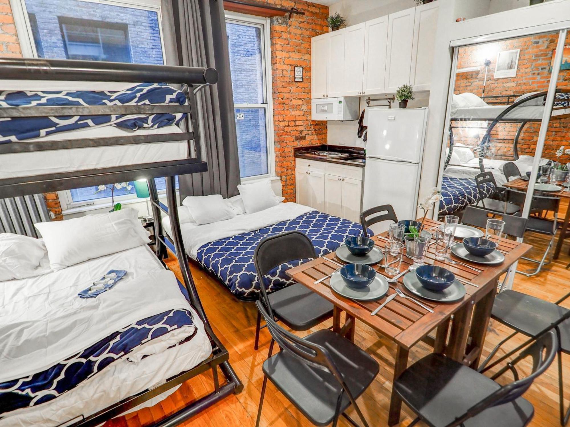 Metropolitan Manhattan Apartment *