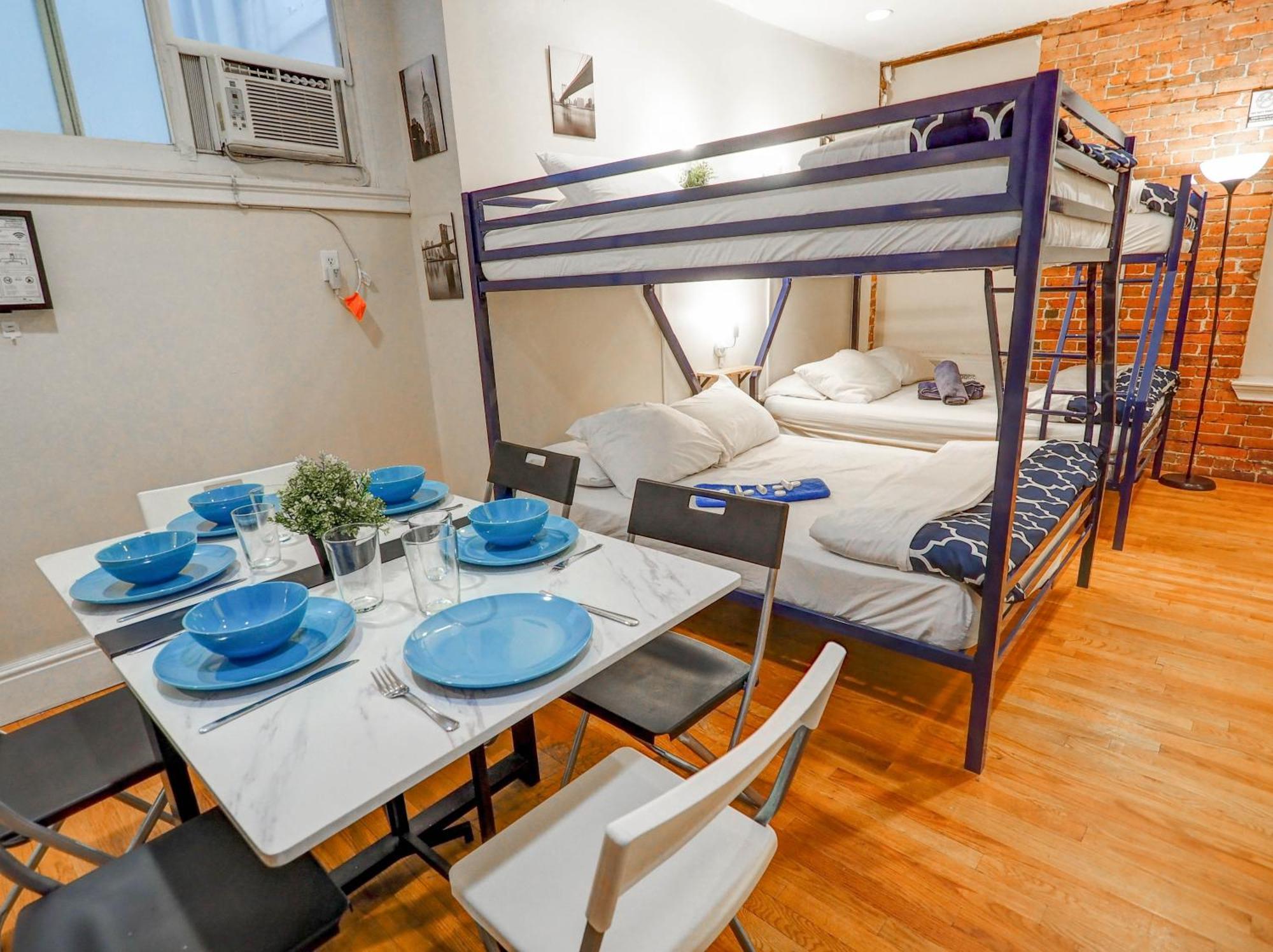 Metropolitan Manhattan Apartment