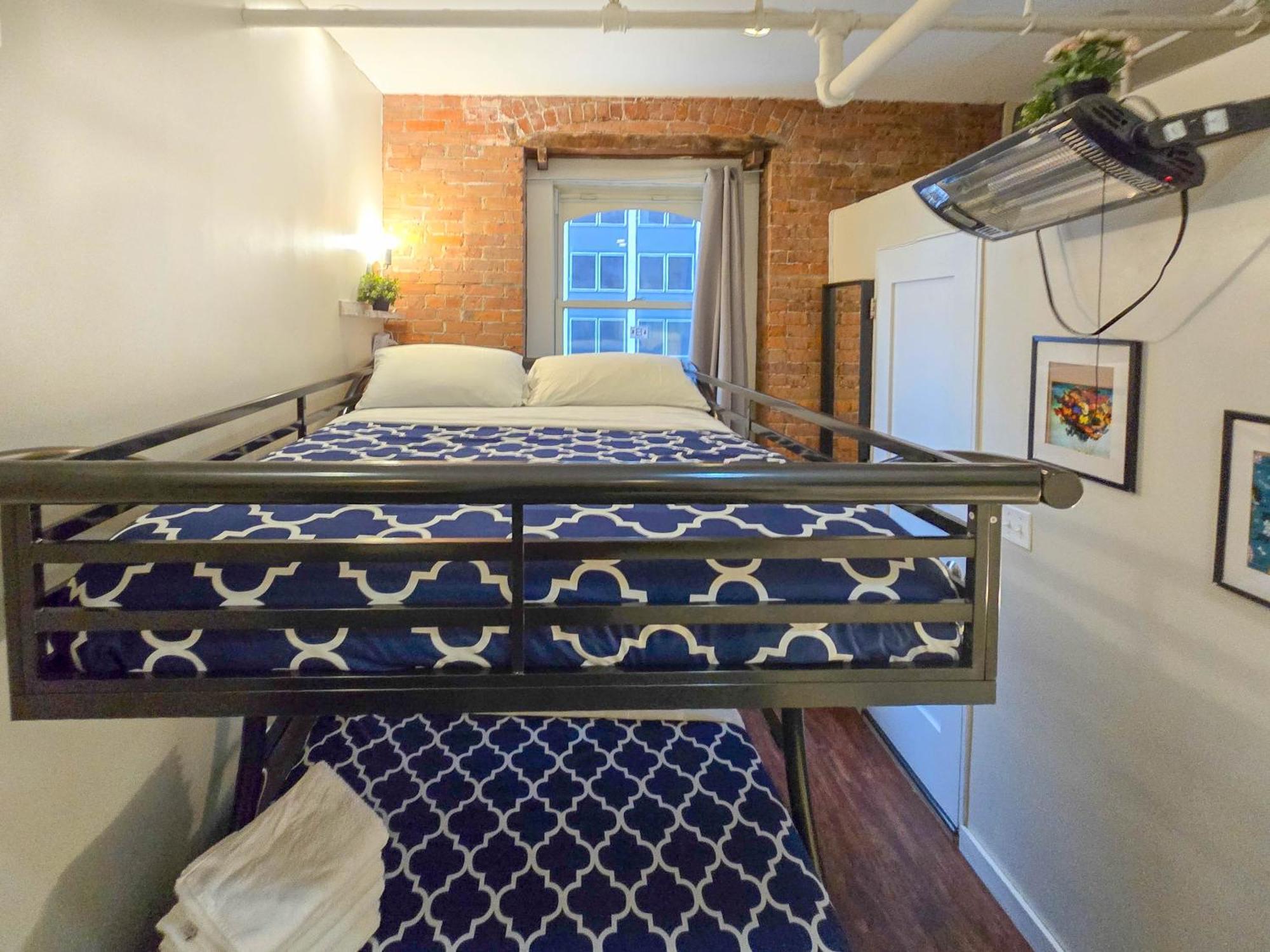 Metropolitan Manhattan Apartment New York